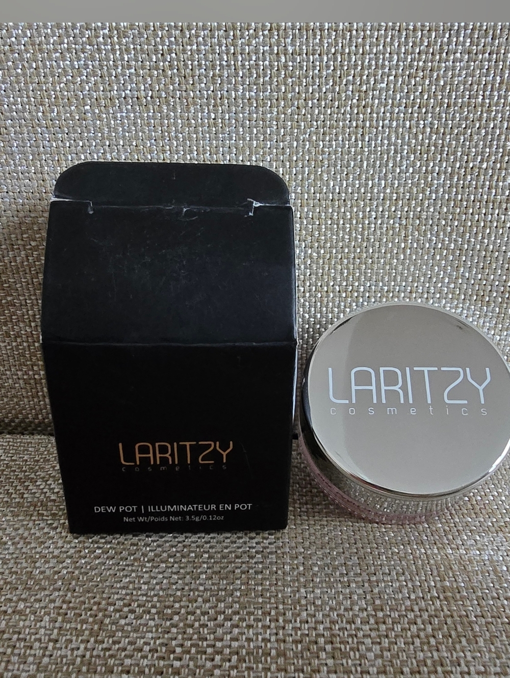 NIB Laritzy Cosmetics Dew Pot in Utopia